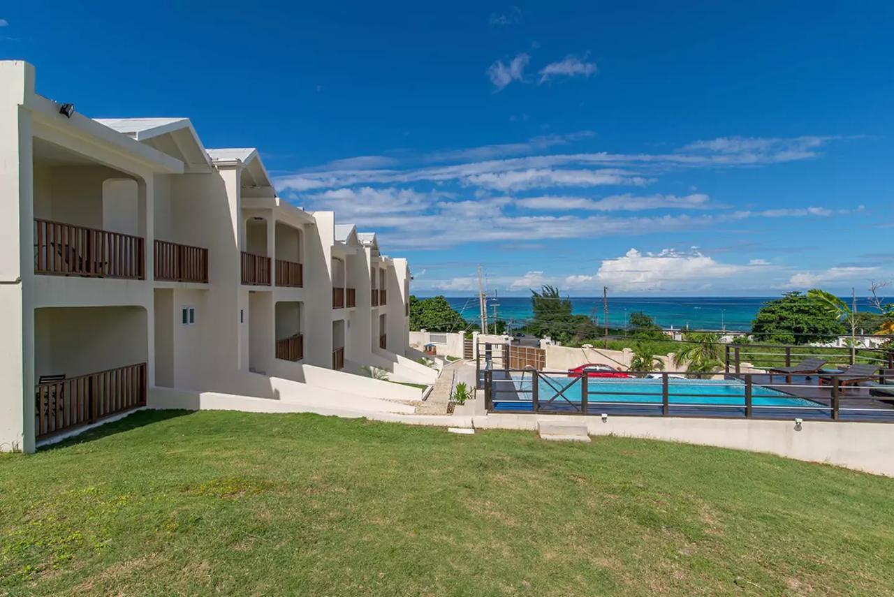 Family Complex Beside Beach W/Pool Montego Bay #1 Екстер'єр фото
