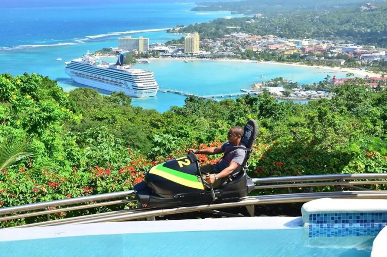 Family Complex Beside Beach W/Pool Montego Bay #1 Екстер'єр фото