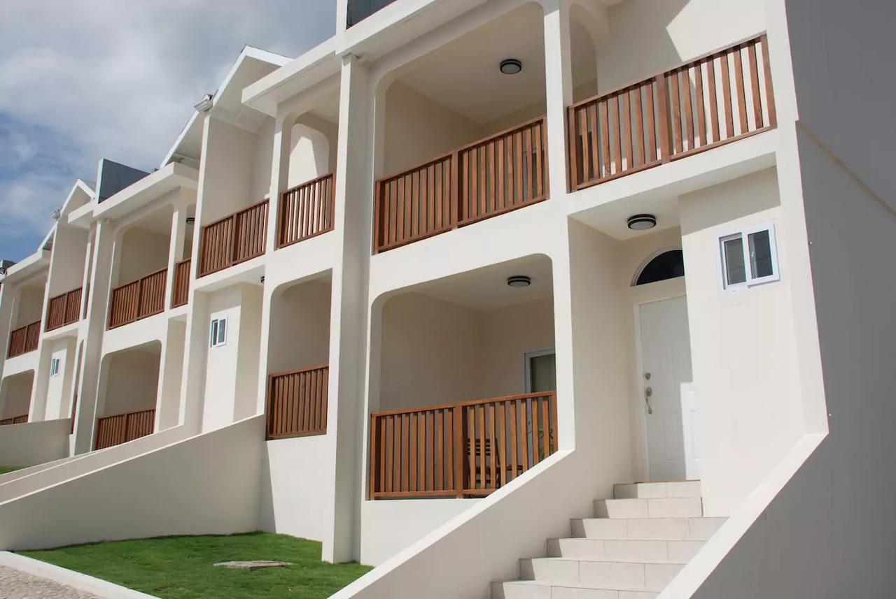Family Complex Beside Beach W/Pool Montego Bay #1 Екстер'єр фото