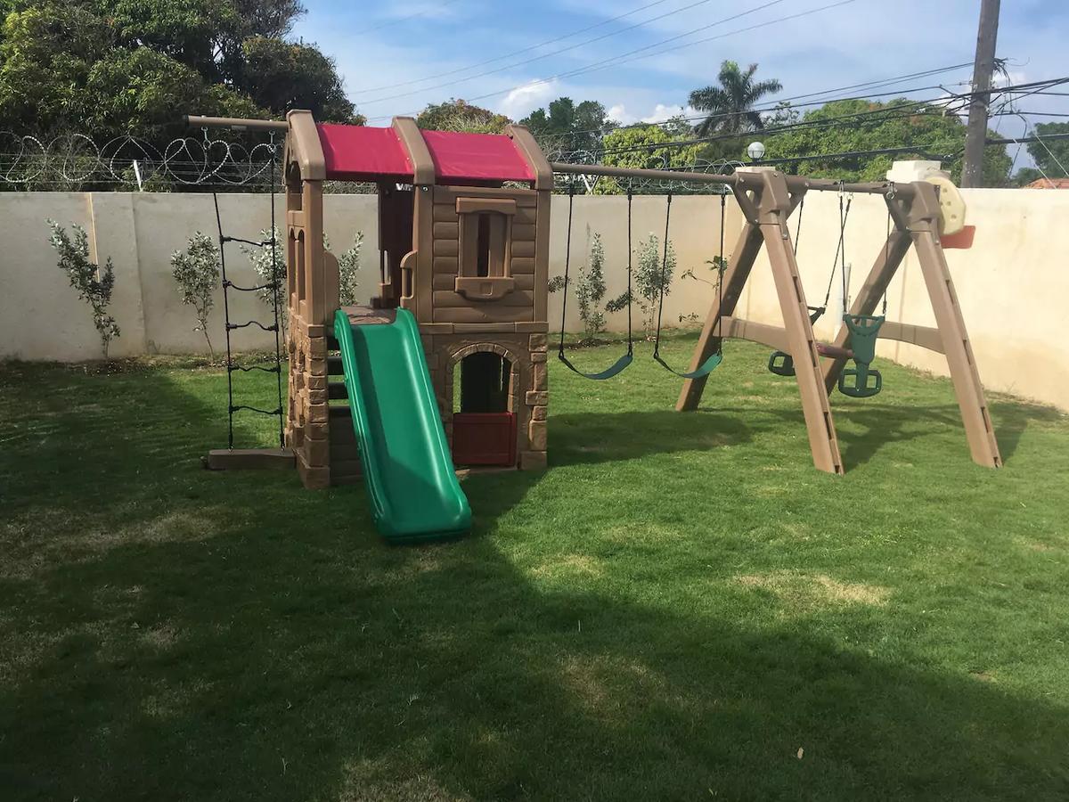 Family Complex Beside Beach W/Pool Montego Bay #1 Екстер'єр фото