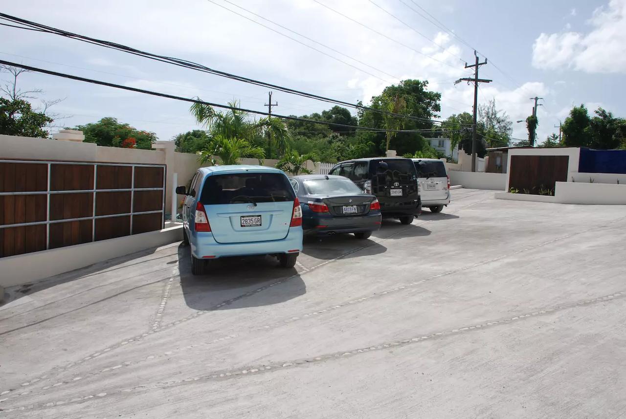 Family Complex Beside Beach W/Pool Montego Bay #1 Екстер'єр фото
